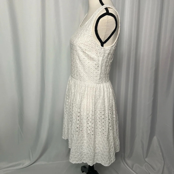 Old Navy Bright White Eyelet Fit and Flare Dress - size 6 - Picture 2 of 9